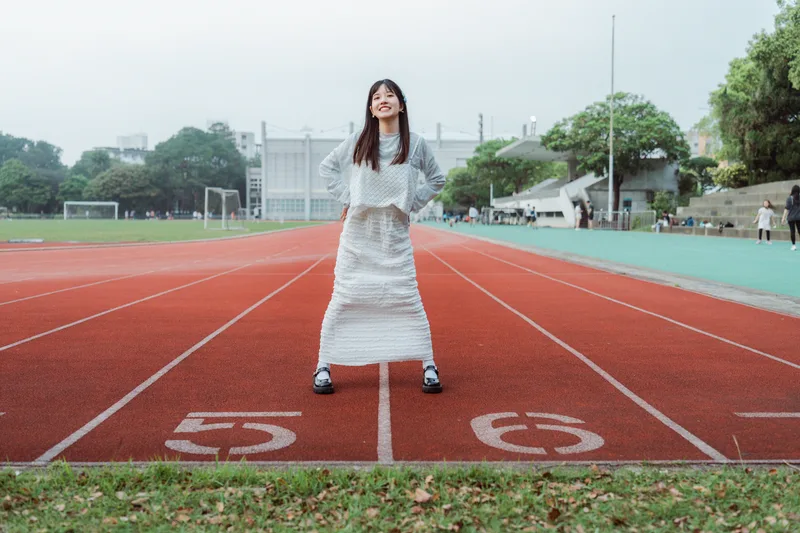 五與六跑道之間